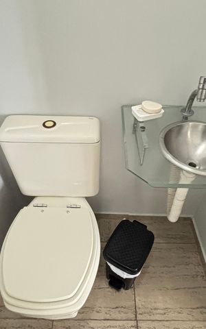 Apartamento à venda com 98m², 3 quartos e 2 vagas Apartamento à venda com 98m², 3 quartos e 2 vagasLavabo