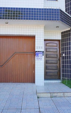 Casa à venda com 380m², 3 quartos e 5 vagasPlaca