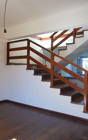 Casa à venda com 380m², 3 quartos e 5 vagasSala
