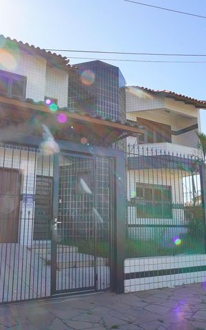 Casa à venda com 380m², 3 quartos e 5 vagasFachada
