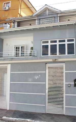 Casa à venda com 320m², 3 quartos e 6 vagasFachada