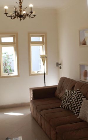 Casa à venda com 320m², 3 quartos e 6 vagasSala