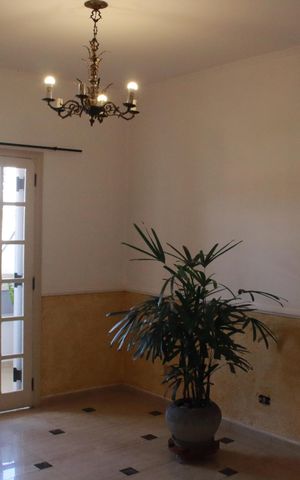 Casa à venda com 320m², 3 quartos e 6 vagasEscritório
