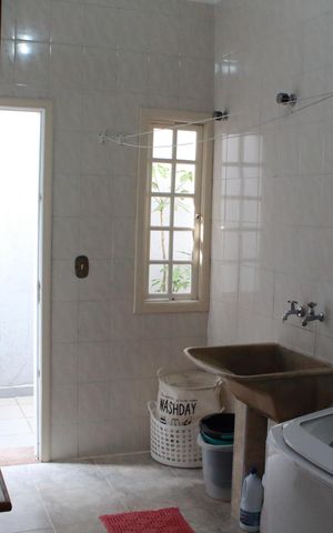 Casa à venda com 320m², 3 quartos e 6 vagasÁrea de Serviço