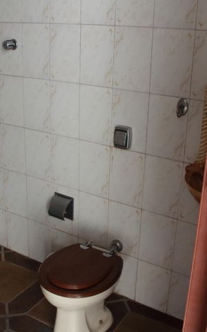 Casa à venda com 320m², 3 quartos e 6 vagasBanheiro da Churrasqueira