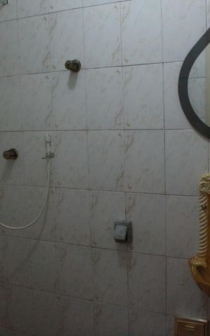 Casa à venda com 320m², 3 quartos e 6 vagasBanheiro de Serviço
