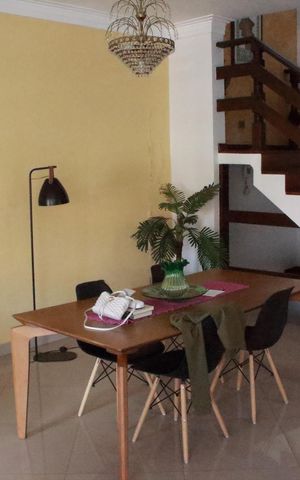 Casa à venda com 320m², 3 quartos e 6 vagasSala