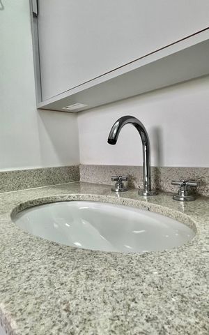 Apartamento à venda com 29m², 1 quarto e sem vaga Apartamento à venda com 29m², 1 quarto e sem vagaBanheiro da Suíte