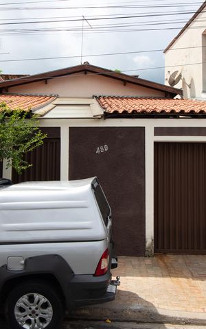 Casa à venda com 147m², 2 quartos e 2 vagasFachada