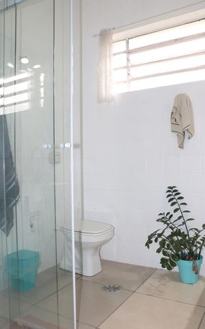 Casa à venda com 175m², 3 quartos e 3 vagasBanheiro 1