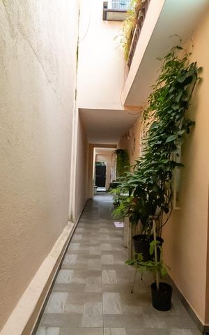 Casa à venda com 240m², 3 quartos e 2 vagas Casa à venda com 240m², 3 quartos e 2 vagasCorredor