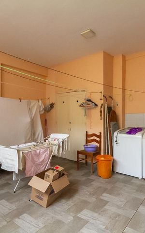 Casa à venda com 240m², 3 quartos e 2 vagas Casa à venda com 240m², 3 quartos e 2 vagasÁrea de Serviço