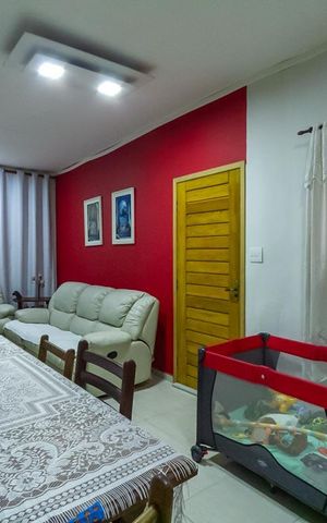 Casa à venda com 240m², 3 quartos e 2 vagas Casa à venda com 240m², 3 quartos e 2 vagasSala