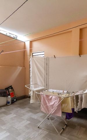 Casa à venda com 240m², 3 quartos e 2 vagas Casa à venda com 240m², 3 quartos e 2 vagasÁrea de Serviço