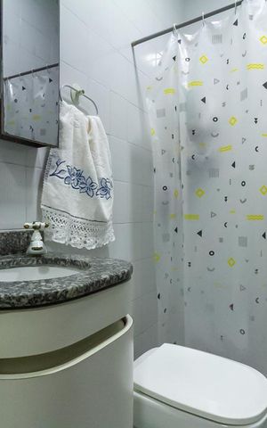 Casa à venda com 240m², 3 quartos e 2 vagas Casa à venda com 240m², 3 quartos e 2 vagasBanheiro Social