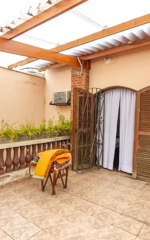 Casa à venda com 240m², 3 quartos e 2 vagas Casa à venda com 240m², 3 quartos e 2 vagasVaranda da Suíte
