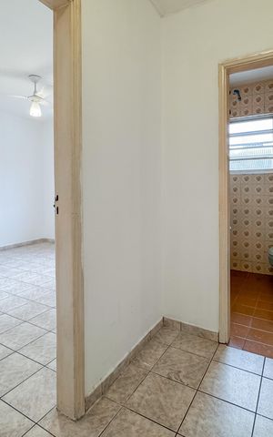 Casa à venda com 160m², 2 quartos e 1 vaga Casa à venda com 160m², 2 quartos e 1 vagaCorredor