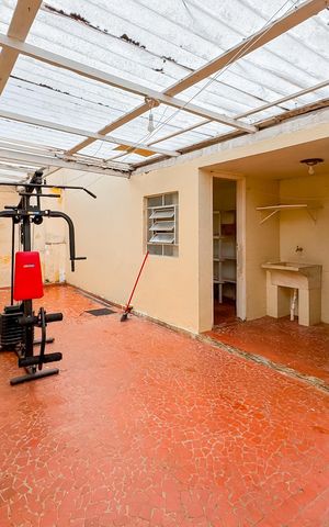 Casa à venda com 160m², 2 quartos e 1 vaga Casa à venda com 160m², 2 quartos e 1 vagaÁrea externa