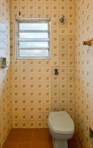 Casa à venda com 160m², 2 quartos e 1 vaga Casa à venda com 160m², 2 quartos e 1 vagaBanheiro