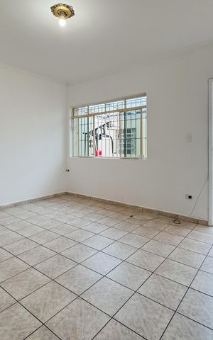 Casa à venda com 160m², 2 quartos e 1 vaga Casa à venda com 160m², 2 quartos e 1 vagaSala