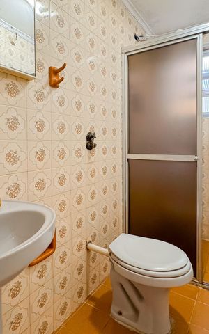 Casa à venda com 160m², 2 quartos e 1 vaga Casa à venda com 160m², 2 quartos e 1 vagaBanheiro