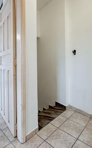 Casa à venda com 160m², 2 quartos e 1 vaga Casa à venda com 160m², 2 quartos e 1 vagaCorredor