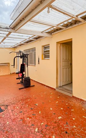 Casa à venda com 160m², 2 quartos e 1 vaga Casa à venda com 160m², 2 quartos e 1 vagaÁrea externa