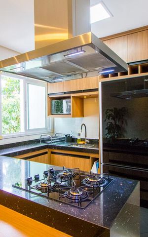 Apartamento à venda com 134m², 3 quartos e 2 vagas Apartamento à venda com 134m², 3 quartos e 2 vagasCozinha