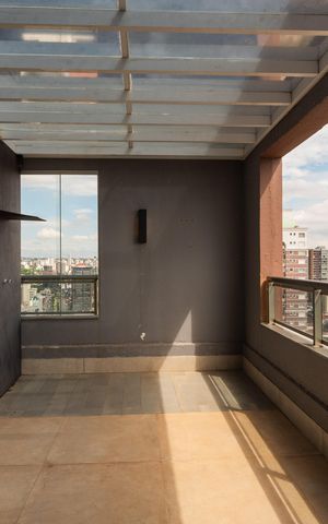 Apartamento à venda com 148m², 2 quartos e 2 vagas Apartamento à venda com 148m², 2 quartos e 2 vagasVaranda da Suíte