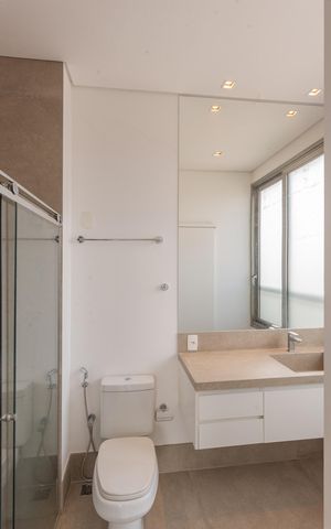 Apartamento à venda com 148m², 2 quartos e 2 vagas Apartamento à venda com 148m², 2 quartos e 2 vagasBanheiro da Suíte