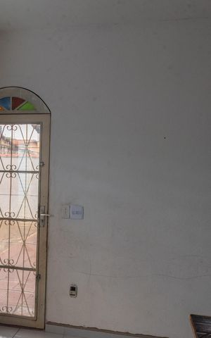 Casa à venda com 250m², 2 quartos e 8 vagas Casa à venda com 250m², 2 quartos e 8 vagasSala