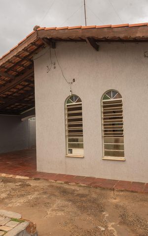 Casa à venda com 250m², 2 quartos e 8 vagas Casa à venda com 250m², 2 quartos e 8 vagasjardim