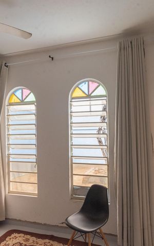 Casa à venda com 250m², 2 quartos e 8 vagas Casa à venda com 250m², 2 quartos e 8 vagasSala