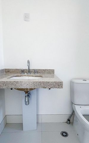Apartamento à venda com 157m², 4 quartos e 2 vagas Apartamento à venda com 157m², 4 quartos e 2 vagasBanheiro da Suíte 1