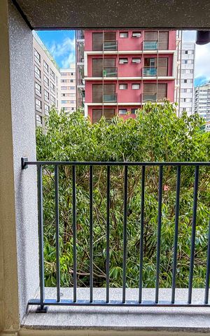 Apartamento à venda com 157m², 4 quartos e 2 vagas Apartamento à venda com 157m², 4 quartos e 2 vagasVista da Área de Serviço