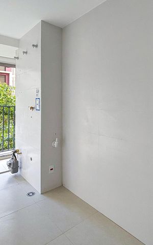 Apartamento à venda com 157m², 4 quartos e 2 vagas Apartamento à venda com 157m², 4 quartos e 2 vagasÁrea de Serviço