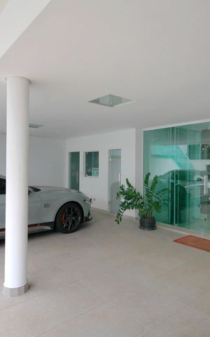 Casa à venda com 221m², 2 quartos e 4 vagasGaragem