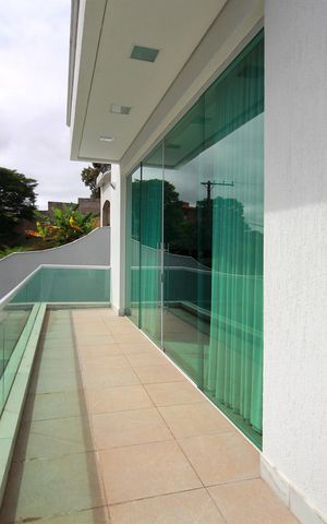 Casa à venda com 221m², 2 quartos e 4 vagasVaranda