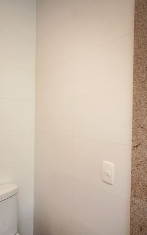Casa à venda com 221m², 2 quartos e 4 vagasBanheiro da Suíte 2