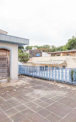 Casa à venda com 400m², 2 quartos e 2 vagas Casa à venda com 400m², 2 quartos e 2 vagasQuarto de Serviço