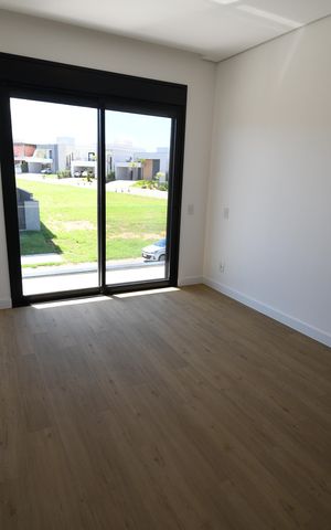 Casa de condomínio à venda com 360m², 3 quartos e 4 vagasSuíte 1
