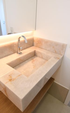 Casa de condomínio à venda com 360m², 3 quartos e 4 vagasLavabo