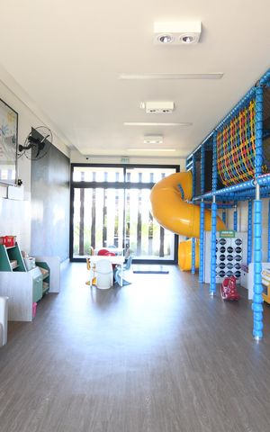 Casa de condomínio à venda com 360m², 3 quartos e 4 vagasBrinquedoteca