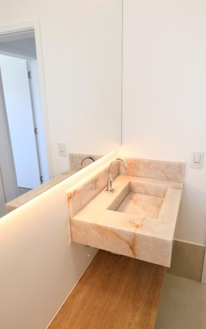 Casa de condomínio à venda com 360m², 3 quartos e 4 vagasLavabo