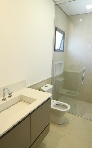 Casa de condomínio à venda com 360m², 3 quartos e 4 vagasBanheiro Suíte 2