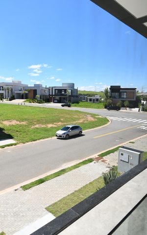 Casa de condomínio à venda com 360m², 3 quartos e 4 vagasSuíte 2 - Vista