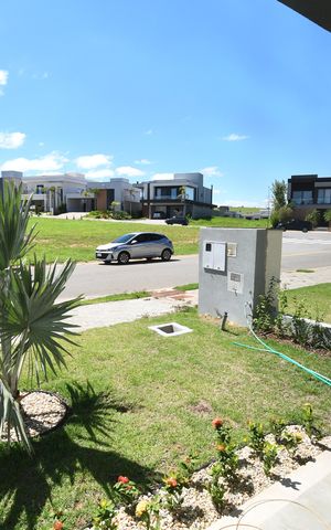 Casa de condomínio à venda com 360m², 3 quartos e 4 vagasEscritório - Vista
