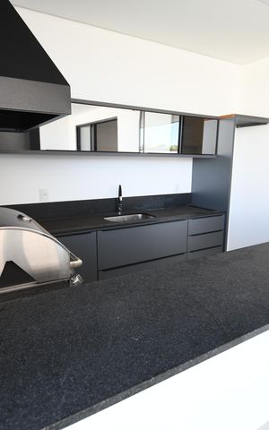 Casa de condomínio à venda com 360m², 3 quartos e 4 vagasChurrasqueira