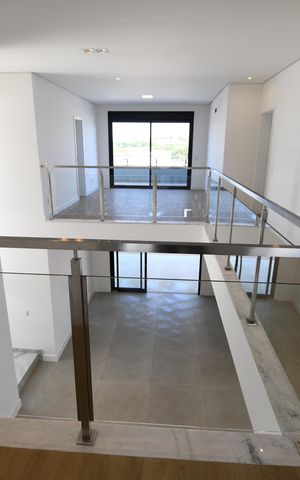 Casa de condomínio à venda com 360m², 3 quartos e 4 vagasSala 2