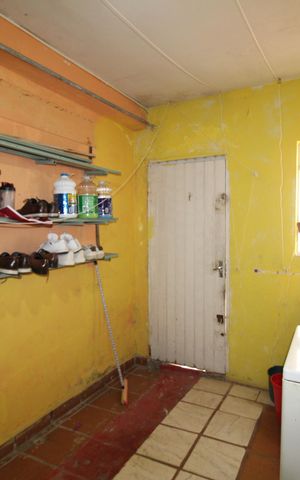 Casa à venda com 136m², 2 quartos e 1 vagaÁrea de Serviço